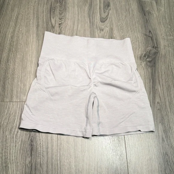 Oner Active High-Waisted Light Gray Shorts - Picture 2 of 3